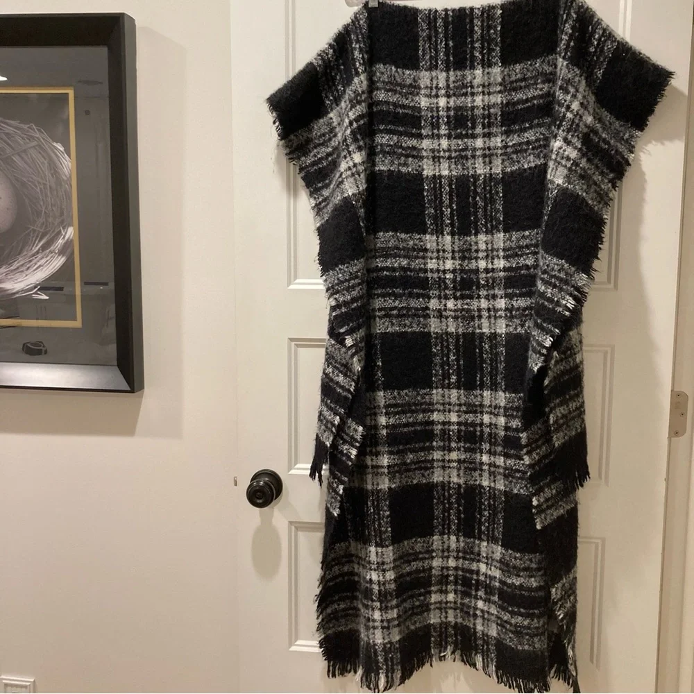 Zara Black & White Plaid Blanket Scarf